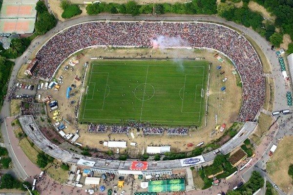 Stadion Za Lužánkami, géant tchèque oublié