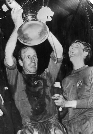 Sir Bobby Charlton, dernier souvenir d’un Manchester tragique