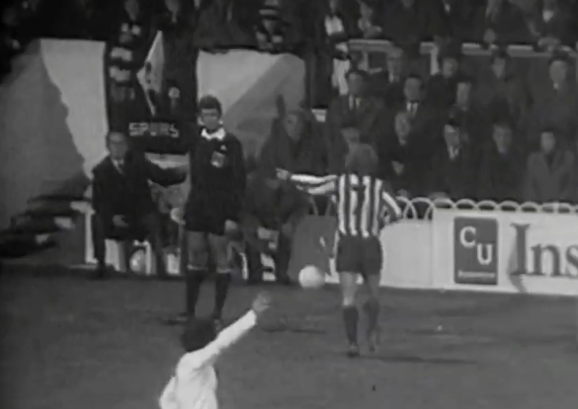 Touche à White Hart Lane en 1972.