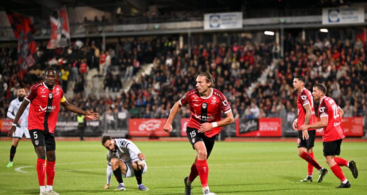 Boulogne, la marée rouge et noire